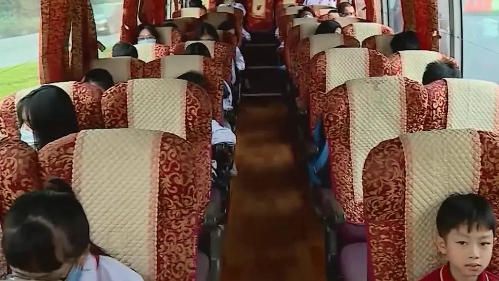 Cần thiết lắp thiết bị an toàn cho trẻ trên ô tô